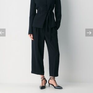 Aritzia Black Effortless Crop - Crepette